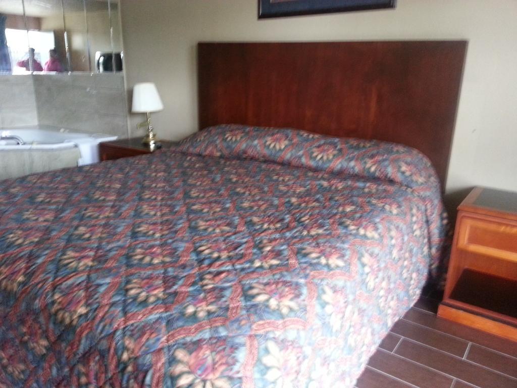 America'S Best Inn & Suites Clarksville كلاركسفيل المظهر الخارجي الصورة