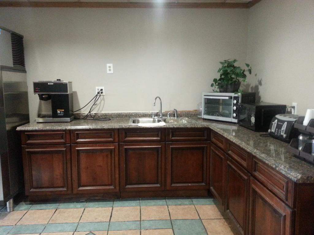 America'S Best Inn & Suites Clarksville كلاركسفيل المظهر الخارجي الصورة